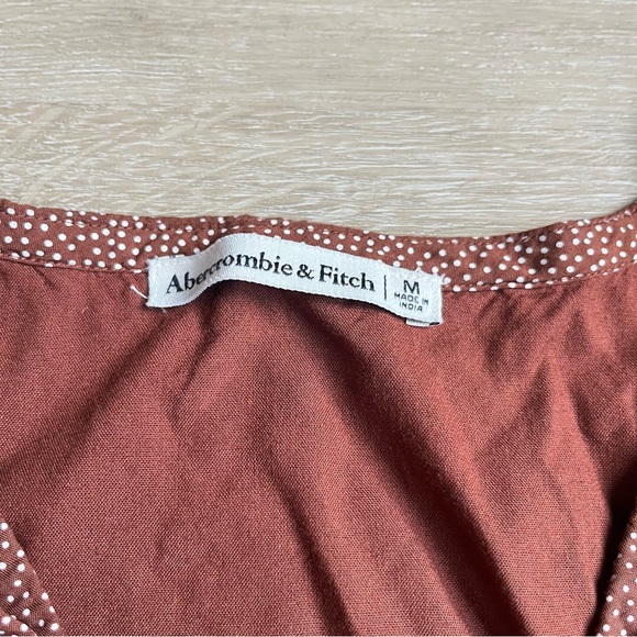 Abercrombie & Fitch Brown White Polka Dot V Neck Smocked Shirt Women's SZ M - Picture 3 of 6